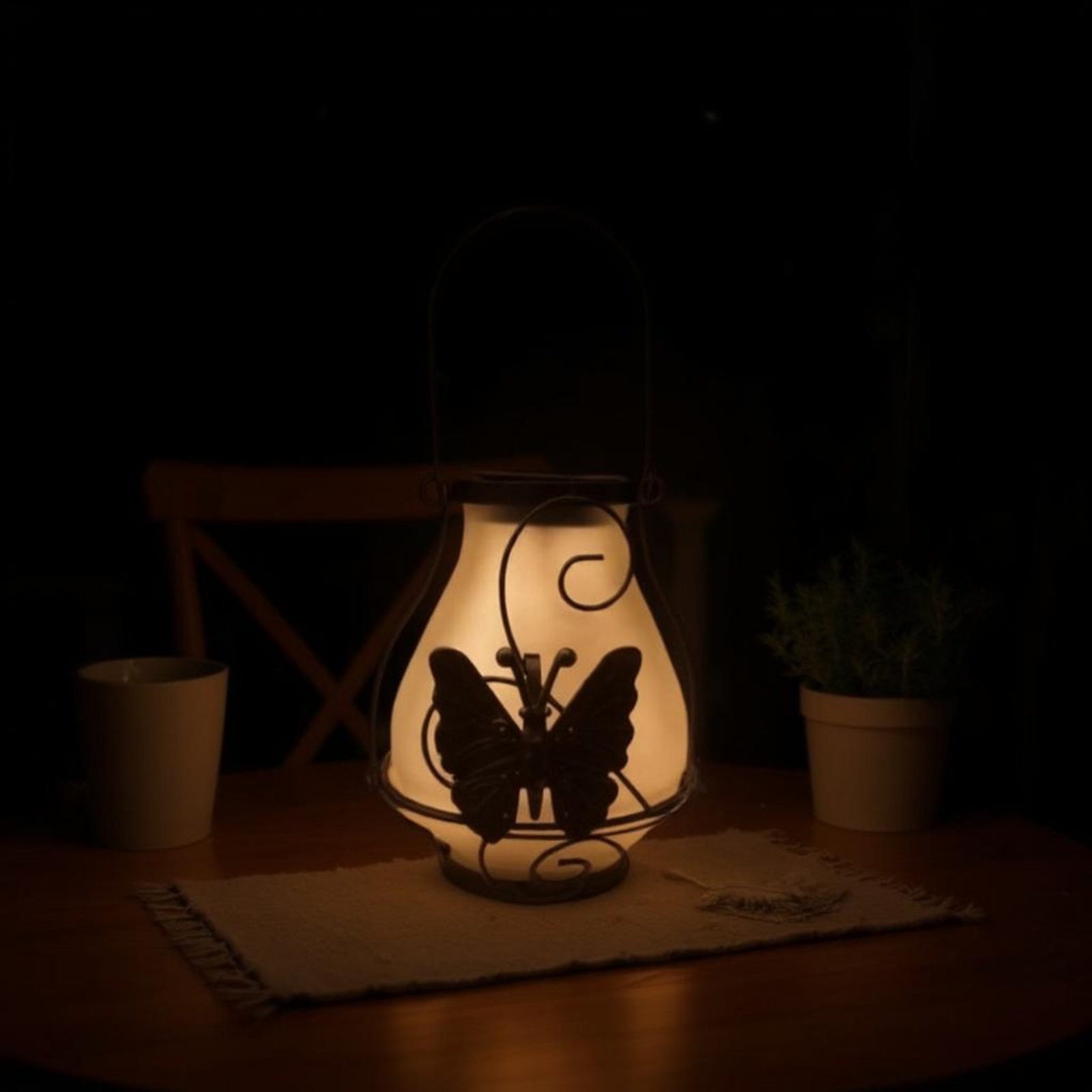 ソーラーバタフライランタン 防水バタフライソーラーランタン  - Outdoor Lighting Patio のレビューと価格